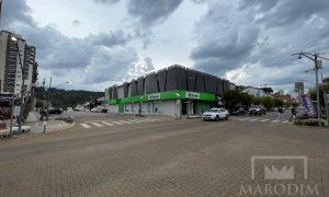 Salas/Conjuntos com 750m², Nao suíte, no bairro Centro em Marau