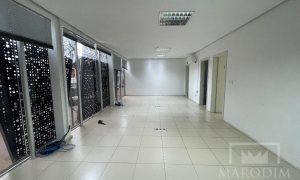 Salas/Conjuntos com 750m², Nao suíte, no bairro Centro em Marau