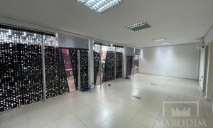 Salas/Conjuntos com 750m², Nao suíte, no bairro Centro em Marau
