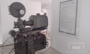 Salas/Conjuntos com 750m², Nao suíte, no bairro Centro em Marau