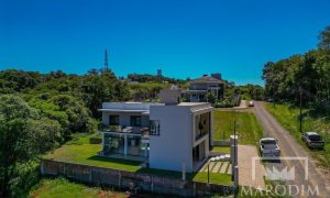 Casa com 269m², 3 dormitórios, Nao suíte, 2 vagas, no bairro Loteamento Santin em Marau