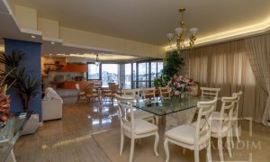 Apartamento com 275m², 3 dormitórios, Sim suíte, 2 vagas, no bairro Centro em Marau