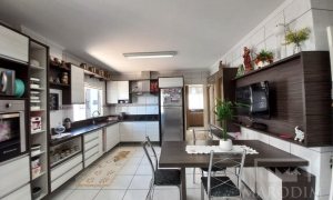 Apartamento com 204m², 4 dormitórios, Sim suíte, 2 vagas, no bairro Centro em Marau