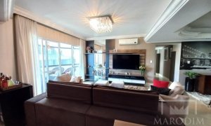 Apartamento com 204m², 4 dormitórios, Sim suíte, 2 vagas, no bairro Centro em Marau