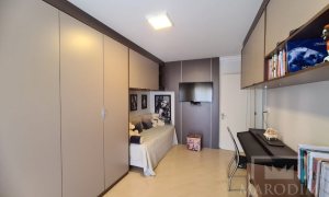 Apartamento com 204m², 4 dormitórios, Sim suíte, 2 vagas, no bairro Centro em Marau