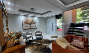 Casa com 256m², 5 dormitórios, Sim suíte, 3 vagas, no bairro Jardim das Palmeiras em Marau