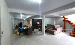 Casa com 142m², 2 dormitórios, Nao suíte, 2 vagas, no bairro Portal do Sol em Marau