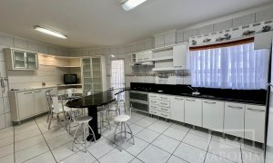 Apartamento com 204m², 3 dormitórios, Sim suíte, 2 vagas, no bairro Centro em Marau