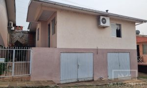 Casa com 103m², 2 dormitórios, Nao suíte, 2 vagas, no bairro Santa Rita em Marau