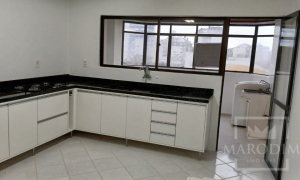 Apartamento com 100m², 2 dormitórios, Nao suíte, 1 vaga, no bairro Centro em Marau