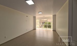 Salas/Conjuntos com 136m², Nao suíte, no bairro Centro em Marau
