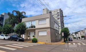 Salas/Conjuntos com 136m², Nao suíte, no bairro Centro em Marau