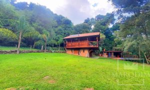 Sítio com 4695m², 2 dormitórios, Nao suíte, no bairro Interior em Marau