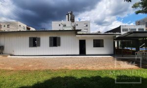 Casa com 144m², 3 dormitórios, Nao suíte, 4 vagas, no bairro Centro em Marau