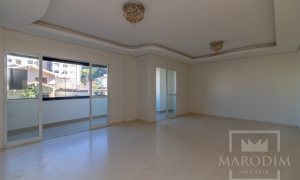 Apartamento com 261m², 3 dormitórios, Sim suíte, 2 vagas, no bairro Centro em Marau