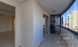 Apartamento com 261m², 3 dormitórios, Sim suíte, 2 vagas, no bairro Centro em Marau