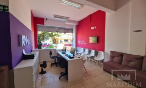 Salas/Conjuntos com 176m², Nao suíte, no bairro Centro em Marau