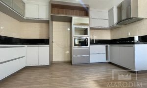 Apartamento com 115m², 3 dormitórios, Nao suíte, 1 vaga, no bairro Centro em Marau