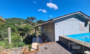 Casa com 63m², 2 dormitórios, Nao suíte, no bairro Gruta do Rio Marau em Marau