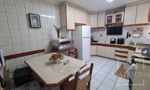 Apartamento com 78m², 2 dormitórios, Nao suíte, 1 vaga, no bairro Centro em Marau