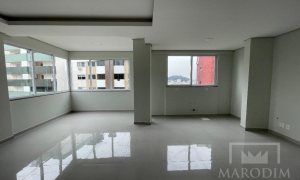 Apartamento com 112m², 3 dormitórios, Nao suíte, 1 vaga, no bairro Centro em Marau