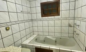 Casa com 166m², 4 dormitórios, Nao suíte, 3 vagas, no bairro Centro em Marau