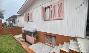 Casa com 180m², 4 dormitórios, Nao suíte, 2 vagas, no bairro Santa Lucia em Marau