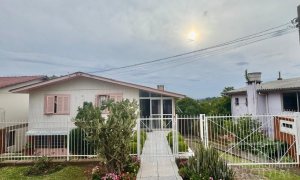 Casa com 180m², 4 dormitórios, Nao suíte, 2 vagas, no bairro Santa Lucia em Marau