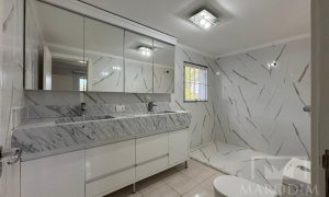 Casa com 248m², 3 dormitórios, Nao suíte, 3 vagas, no bairro Centro em Marau