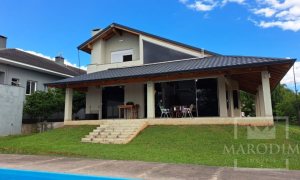 Sítio com 210m², 2 dormitórios, Nao suíte, 2 vagas, no bairro Barragem Capingui em Marau