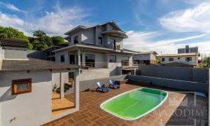 Casa com 450m², 3 dormitórios, Sim suíte, 2 vagas, no bairro São José  Operário em Marau