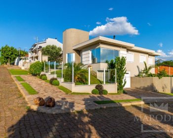 Casa com 229m², 3 dormitórios, Nao suíte, 3 vagas, no bairro Colinas Nova Marau em Marau