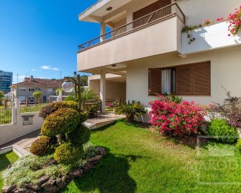 Casa com 365m², 4 dormitórios, Nao suíte, 3 vagas, no bairro Centro em Marau