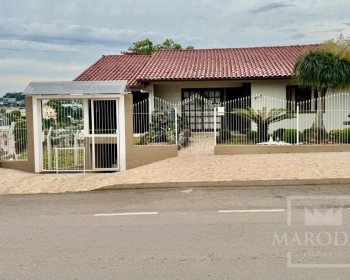 Casa com 240m², 4 dormitórios, Nao suíte, no bairro Santa Lucia em Marau