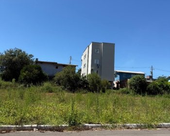 Terreno com 305m², Nao suíte, no bairro Borges de Medeiros em Marau